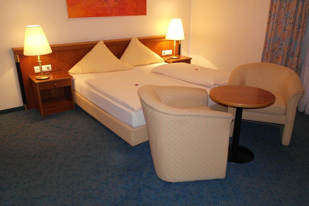Hotel Jahnhaus Langenfeld  Cameră foto